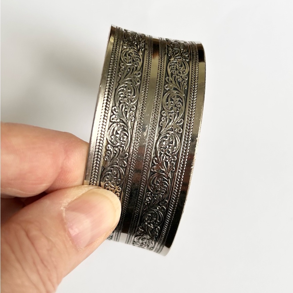 Women Adjustable Silver Colour Metal Cuff Bracelet, Bangle - Picture 4 of 6